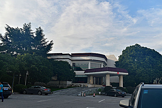 lo kep khung 5 ngay rong bach kim